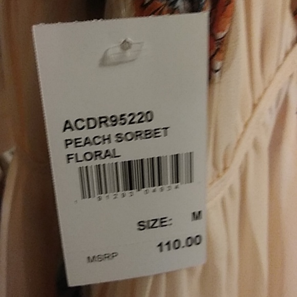 ASTR the label - Picture 3 of 5